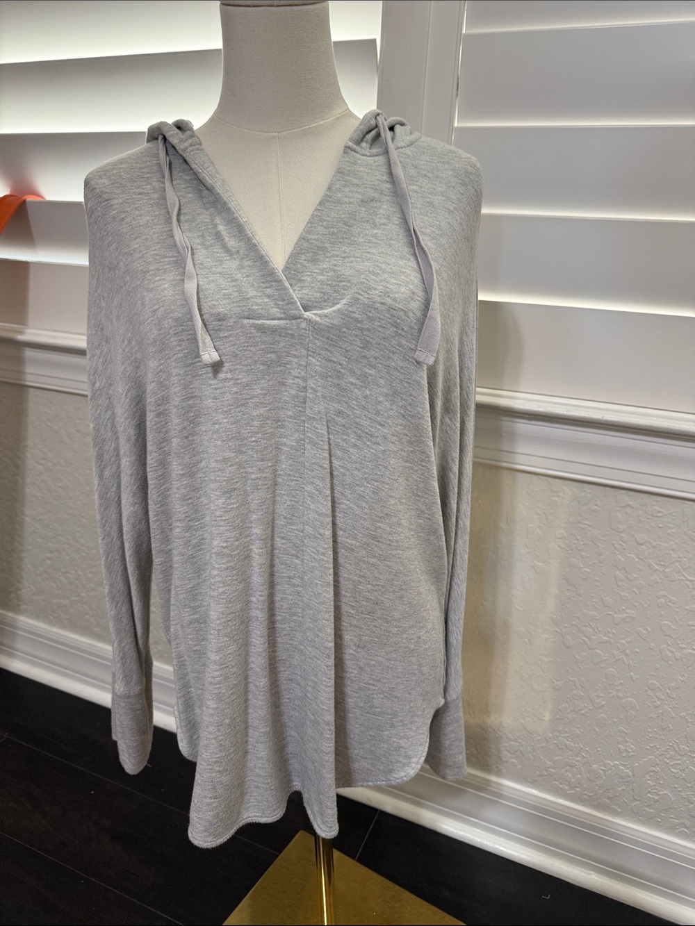 Lou & Grey Heather Gray V-Neck Hooded Tunic Pullover